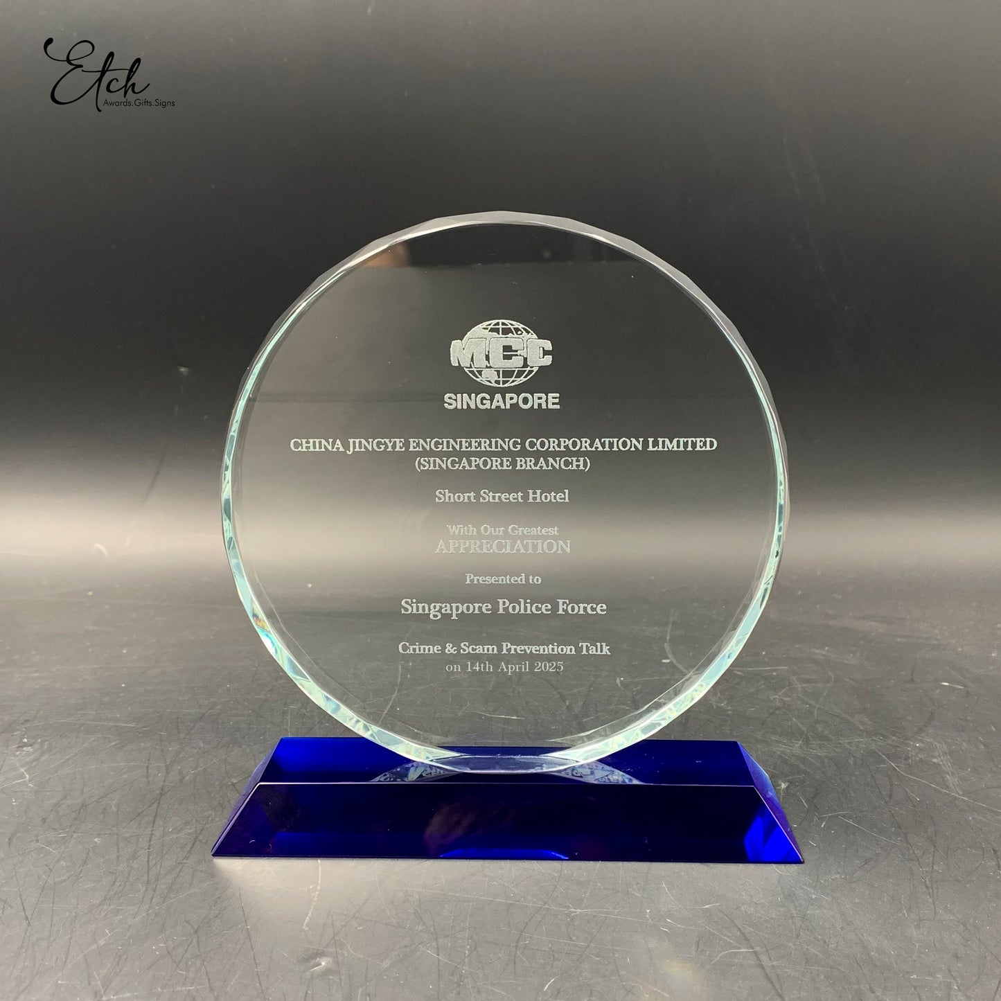 Brillant Round Crystal Trophy Award with Blue Base
