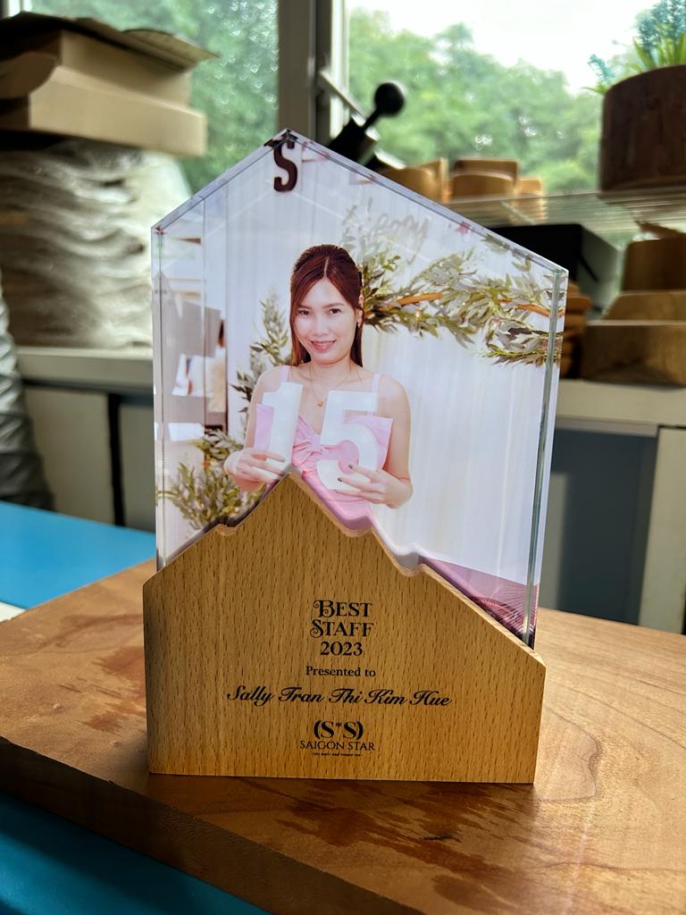 Home Crystal Trophy Award with Wood Base