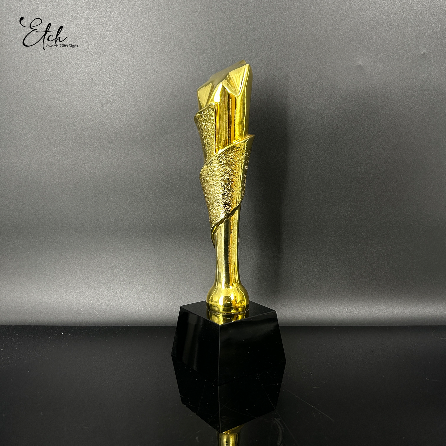 Swirlled Star Brilliance Trophy