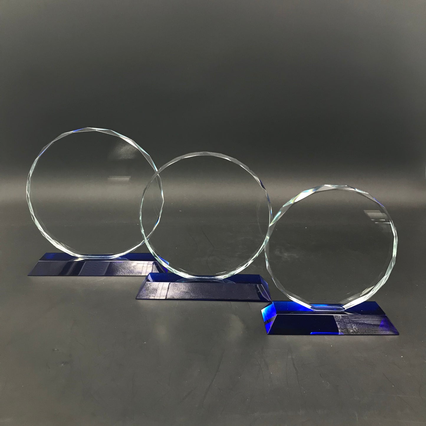 Brillant Round Crystal Trophy Award with Blue Base