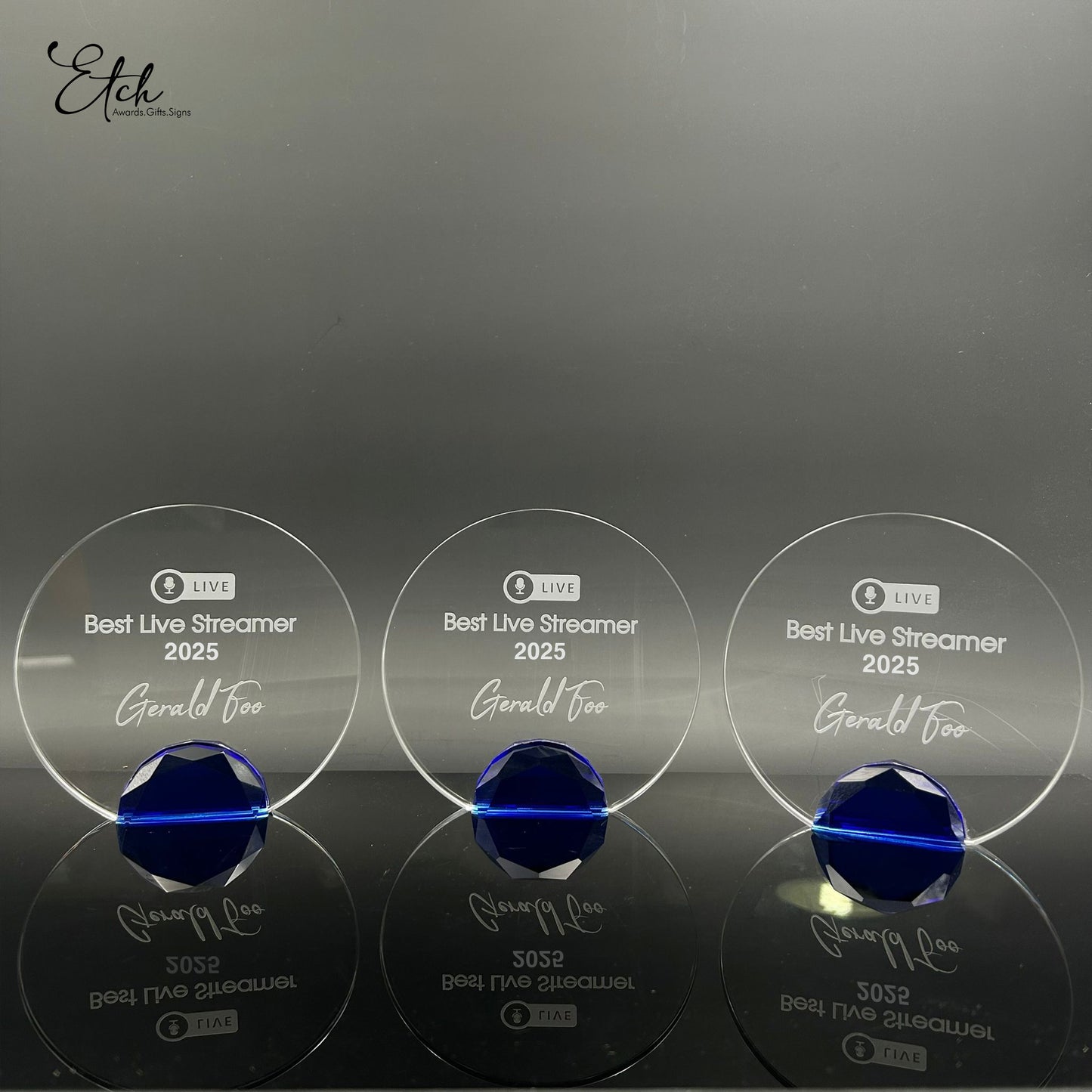 5" Round Crystal Award with Blue Base