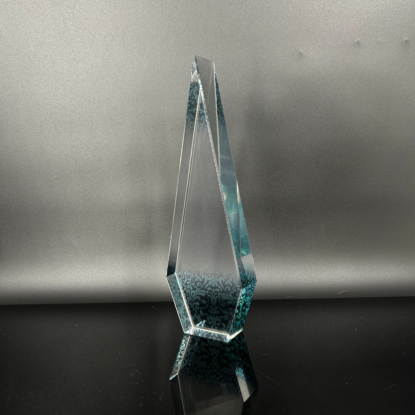 Lumina Pointed Elegance Award